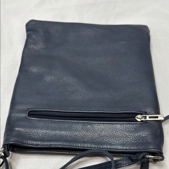 Vera Pelle Navy Blue Genuine Leather Crossbody Bag with Zippered Pockets - Picture 13 of 15